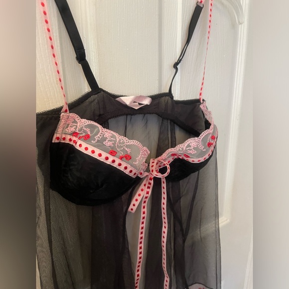 Victoria’s Secret Black And Red Lips Lingerie Chemise Vest 34C - Picture 3 of 9